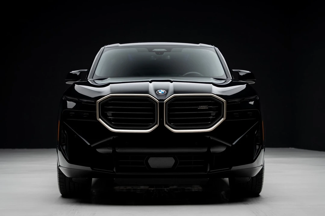 2023 BMW XM - Image 7 of 21