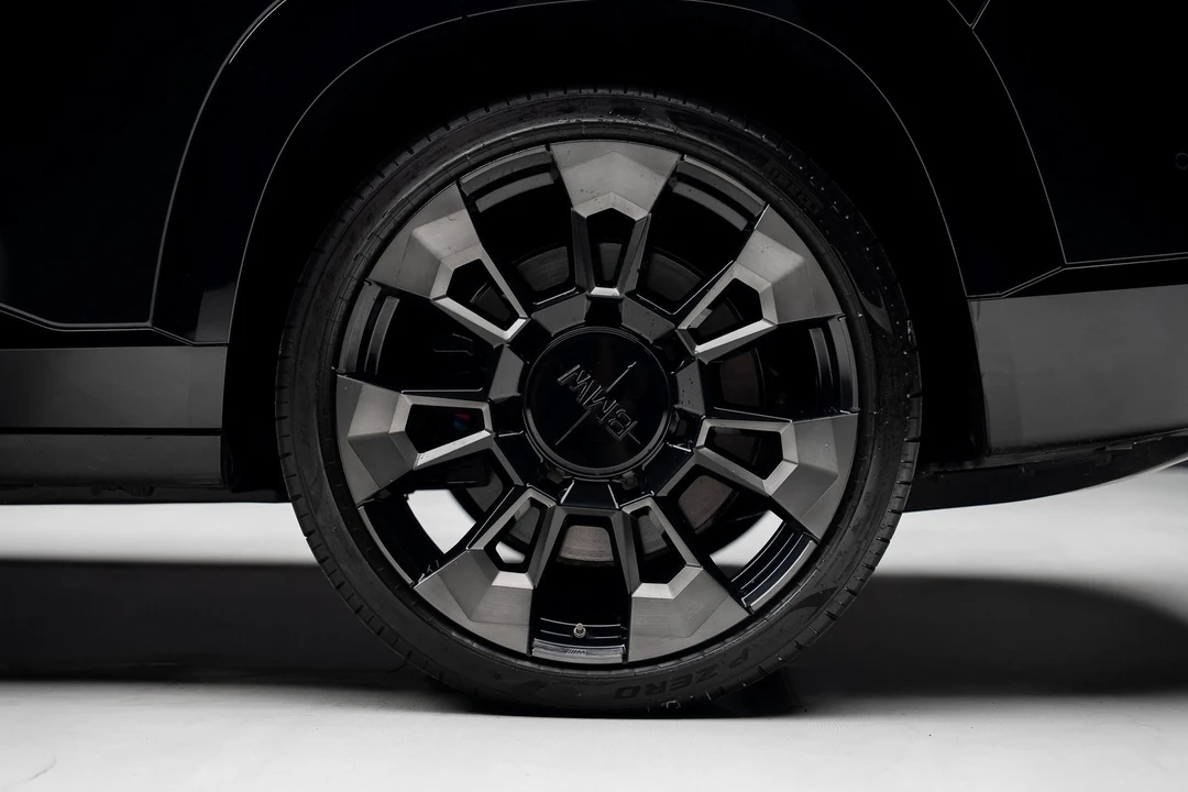 2023 BMW XM - Image 21 of 21