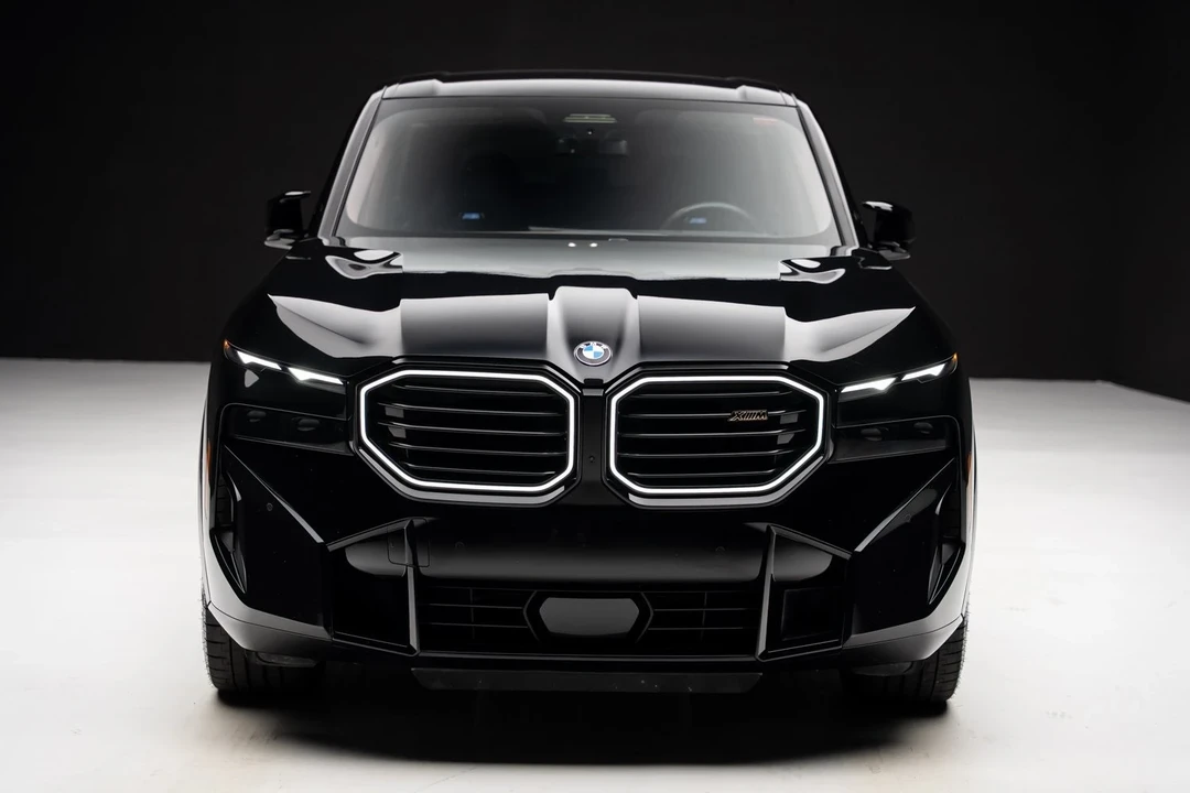 2023 BMW XM - Image 6 of 12