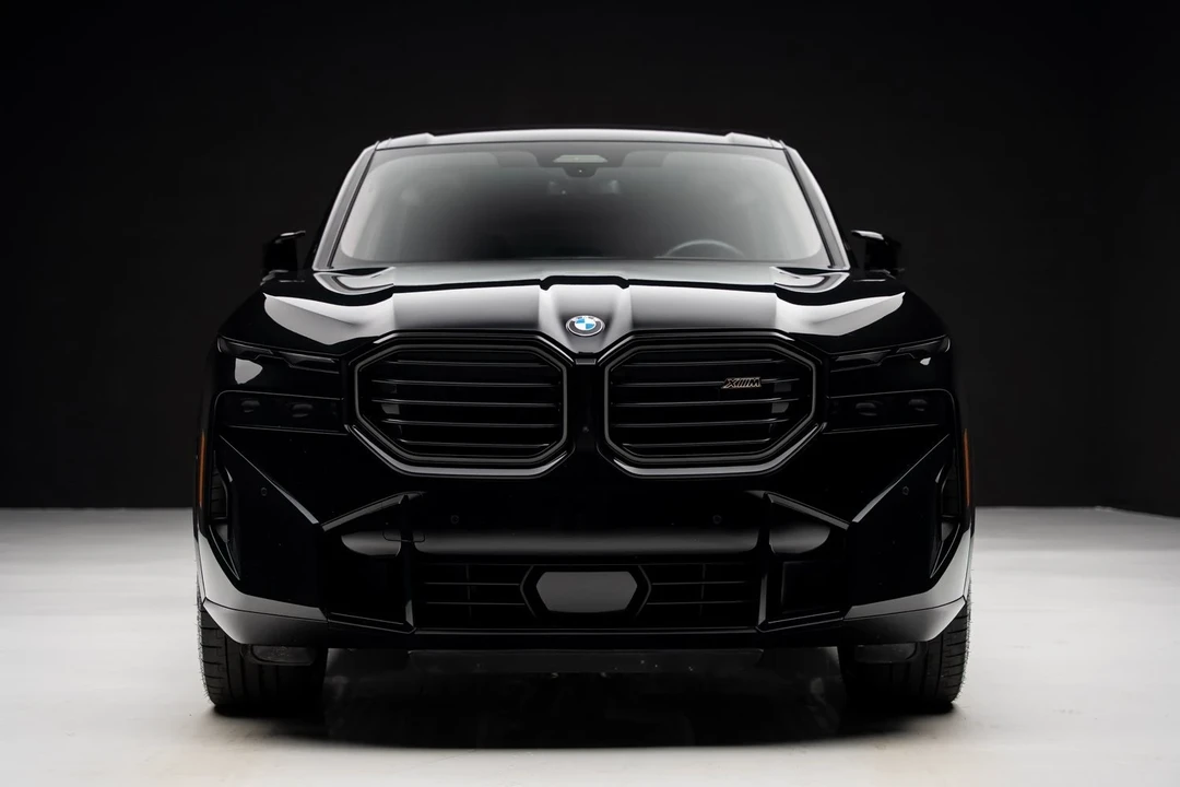 2023 BMW XM - Image 7 of 12