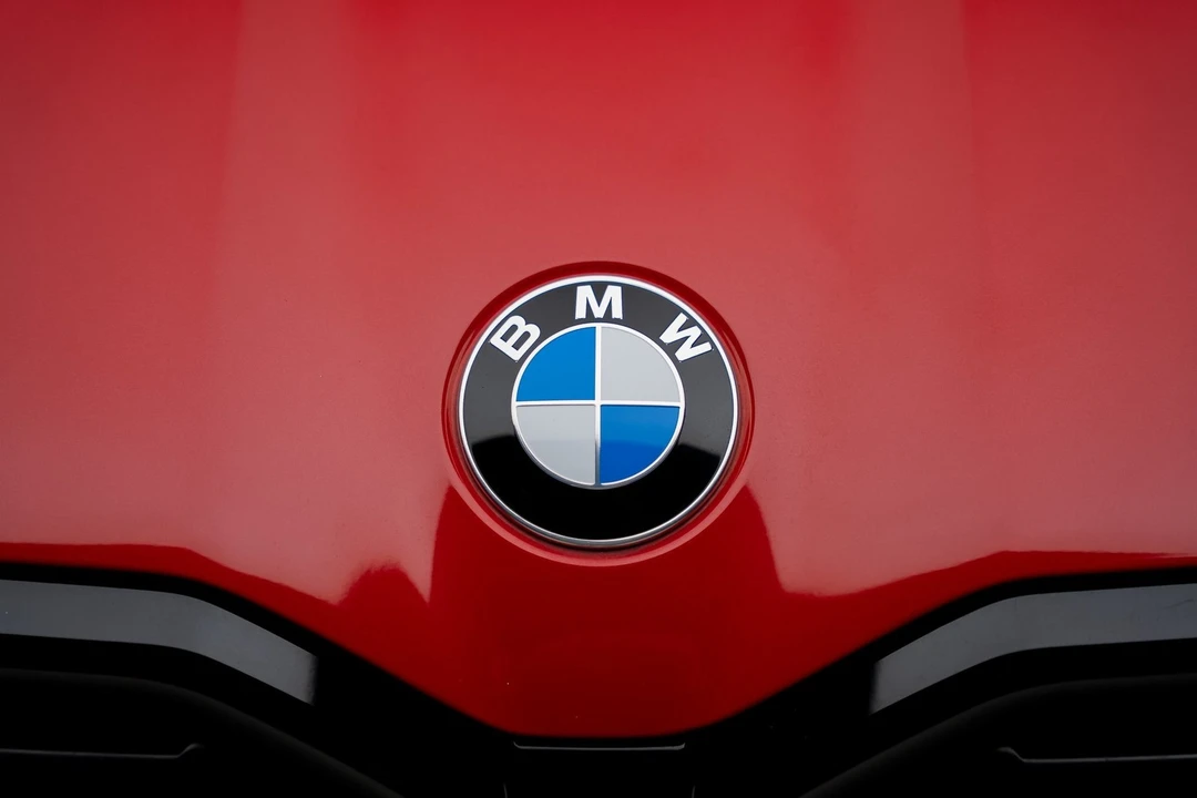 2023 BMW XM - Image 11 of 21
