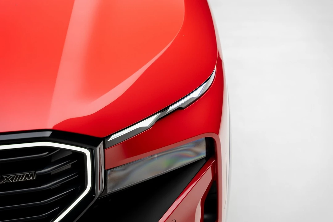 2023 BMW XM - Image 9 of 21