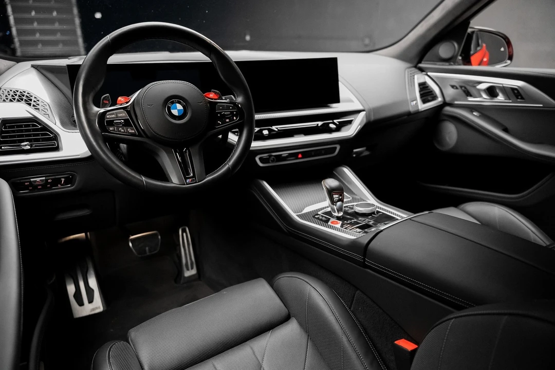 2023 BMW XM - Image 2 of 21