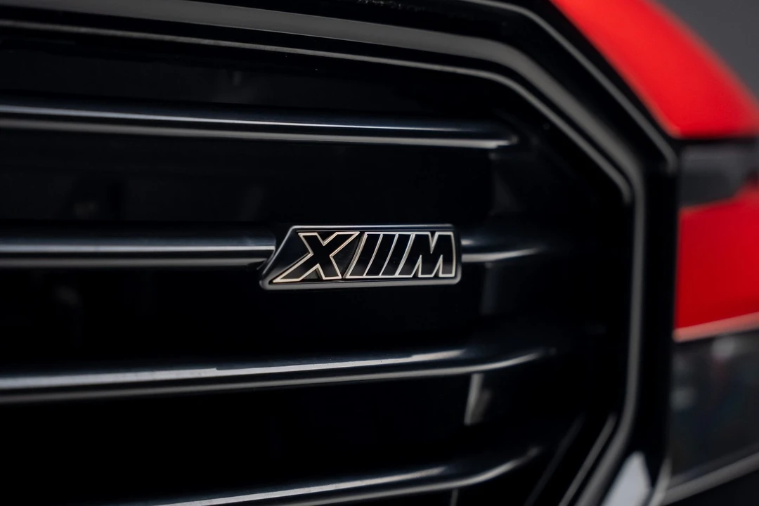 2023 BMW XM - Image 12 of 21