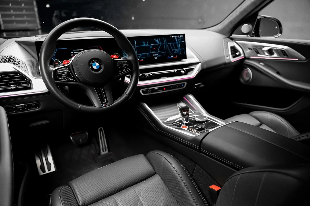 2023 BMW XM - Image 2 of 21