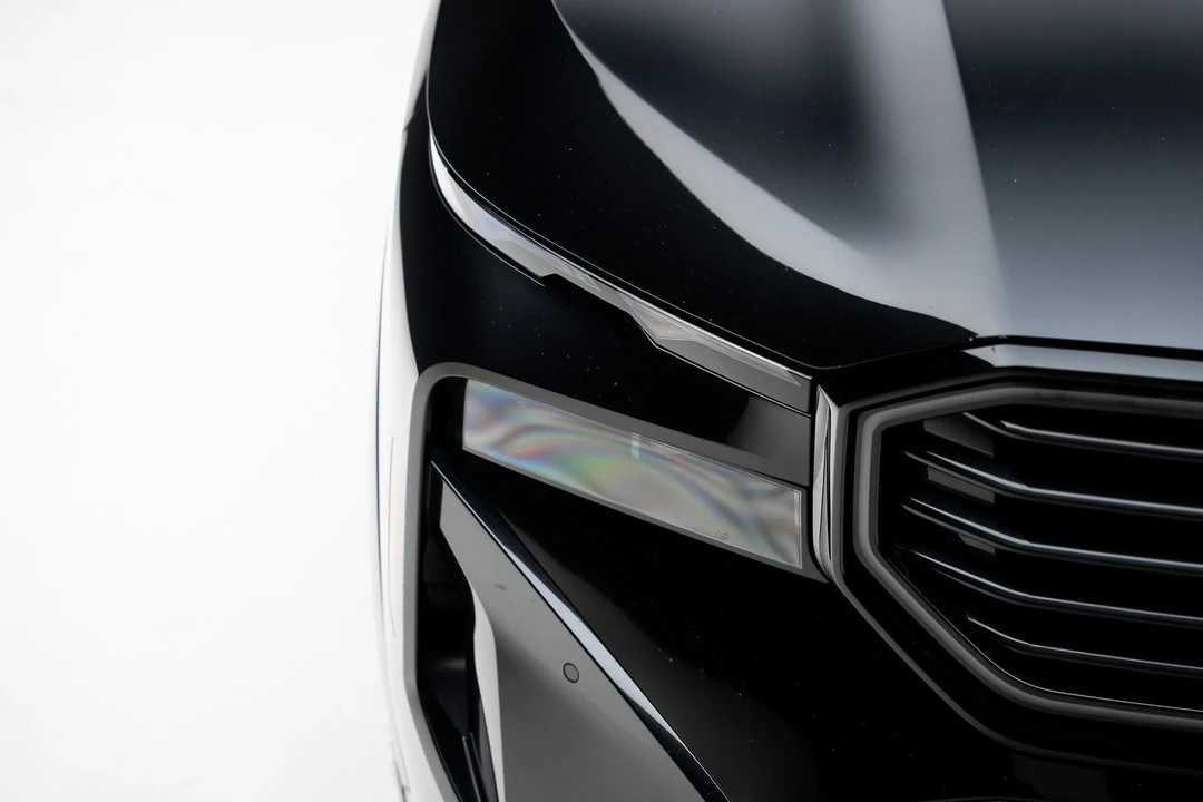 2023 BMW XM - Image 11 of 21