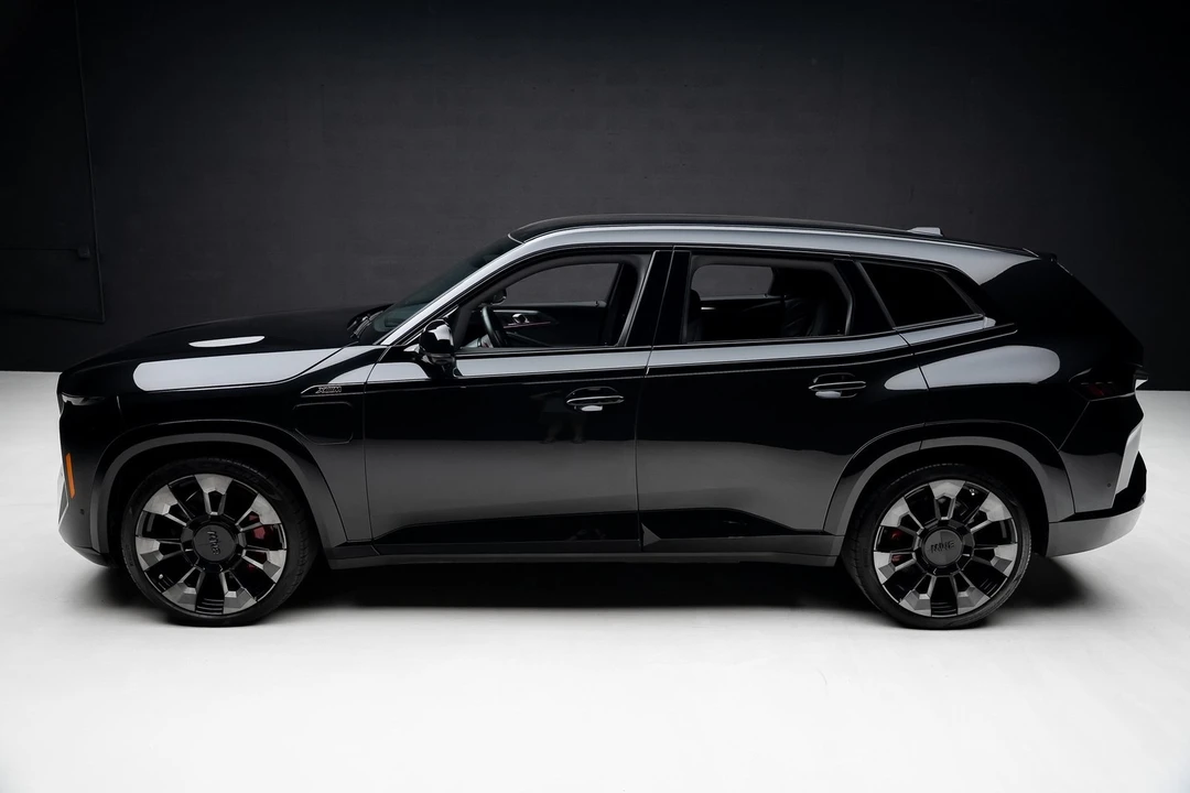 2023 BMW XM - Image 16 of 21