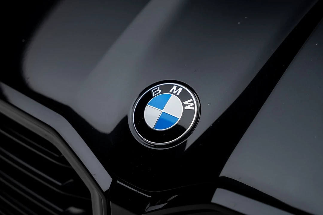 2023 BMW XM - Image 12 of 21