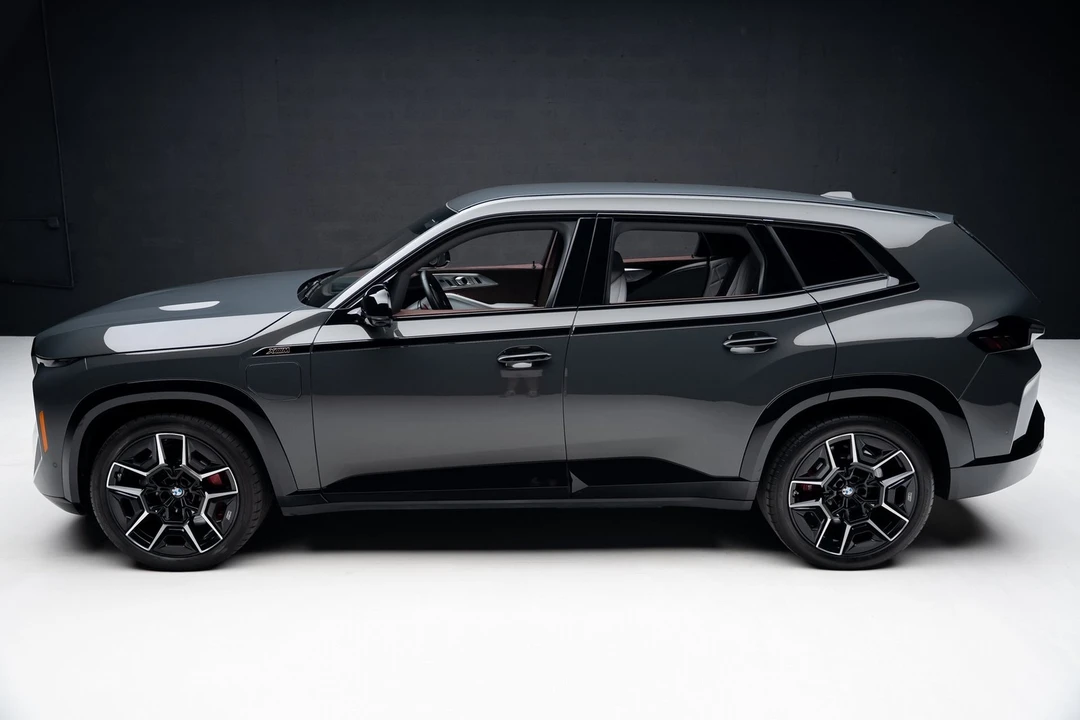 2023 BMW XM - Image 16 of 21