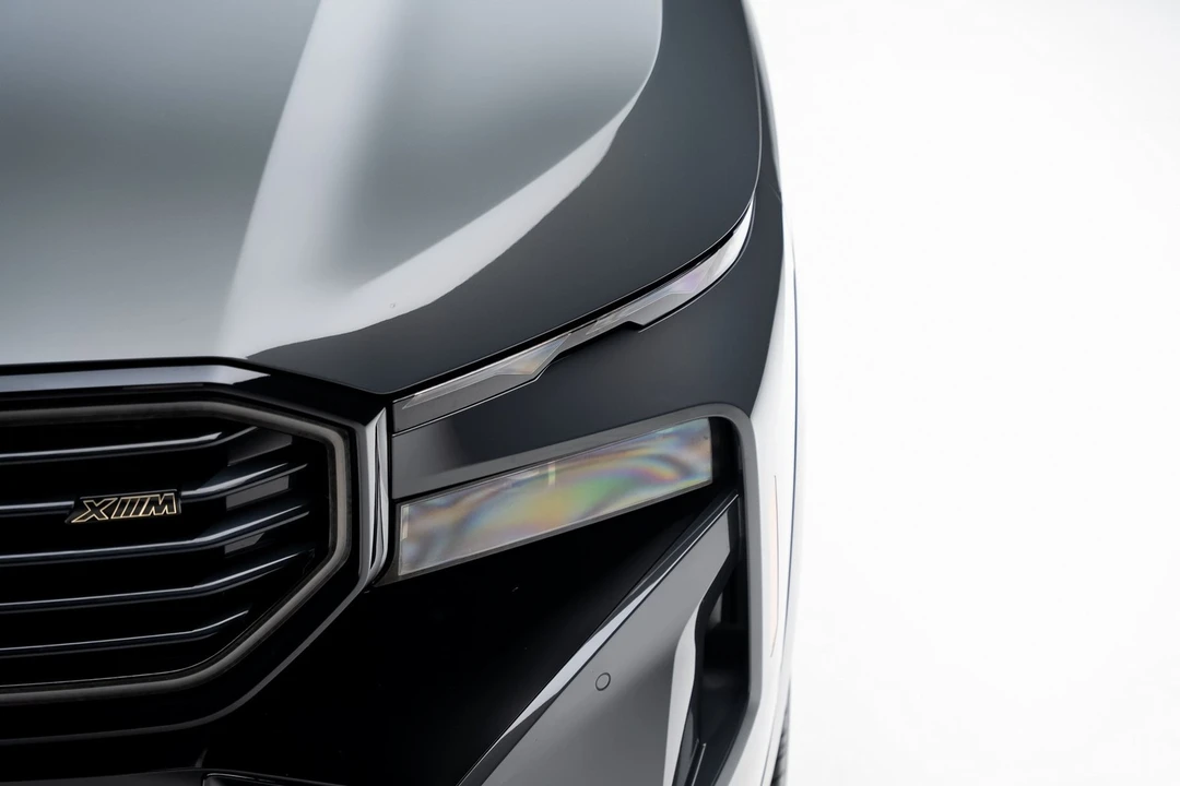 2023 BMW XM - Image 10 of 21