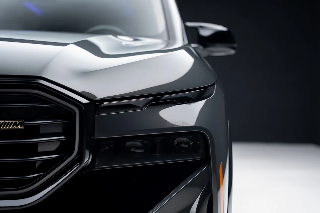 2023 BMW XM - Image 9 of 21