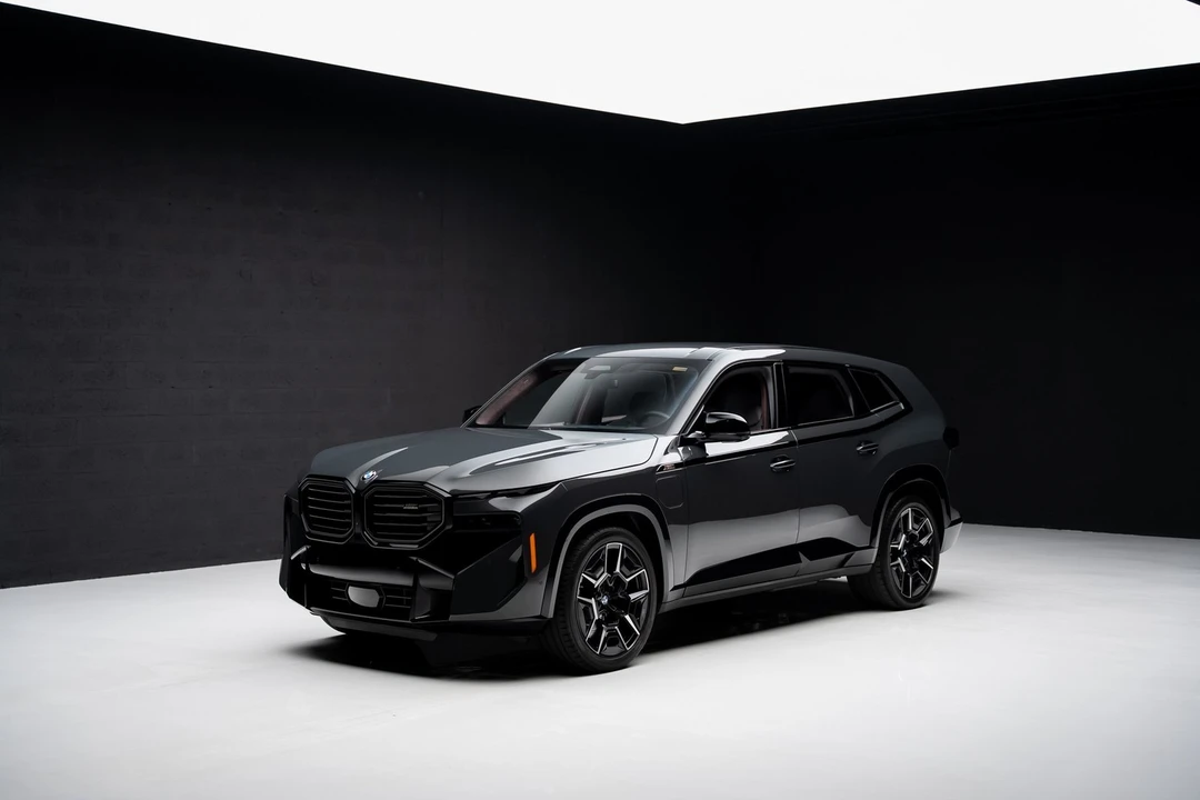 2023 BMW XM - Image 3 of 21
