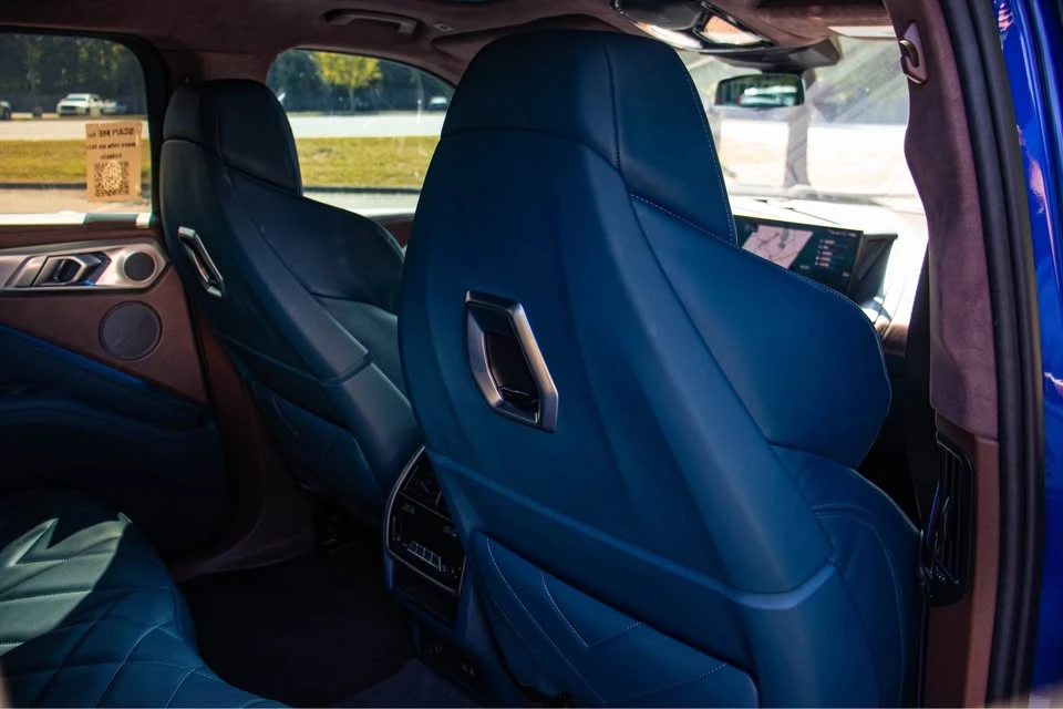 2023 BMW XM - Image 8 of 14