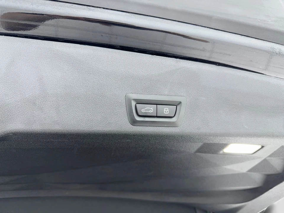 2023 BMW XM - Image 13 of 21