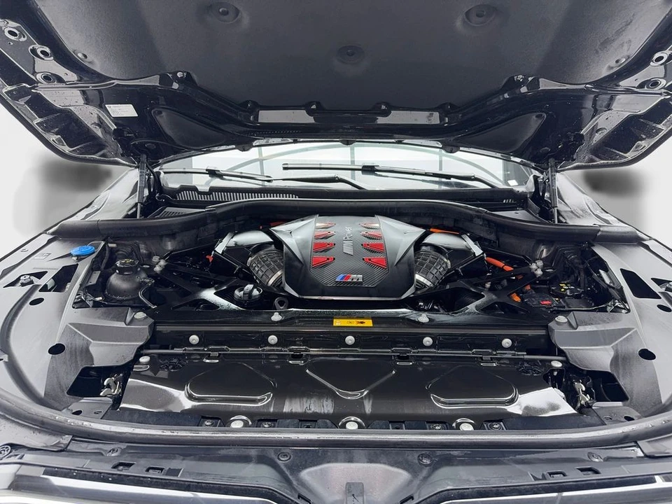 2023 BMW XM - Image 11 of 21