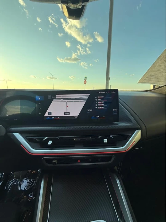2023 BMW XM - Image 9 of 19