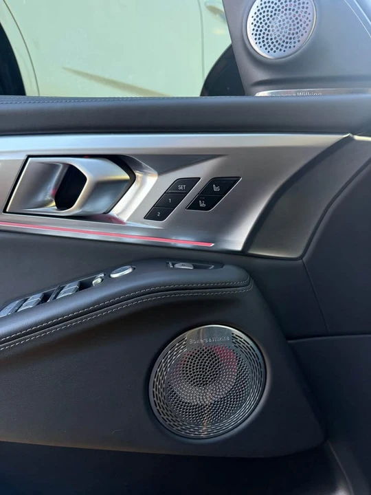 2023 BMW XM - Image 14 of 19