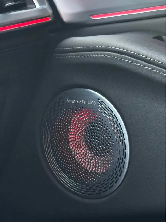 2023 BMW XM - Image 11 of 19