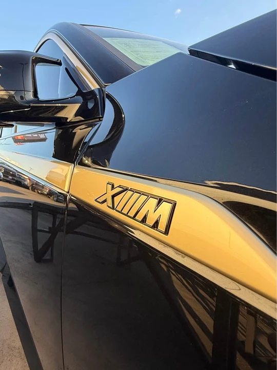 2023 BMW XM - Image 7 of 19