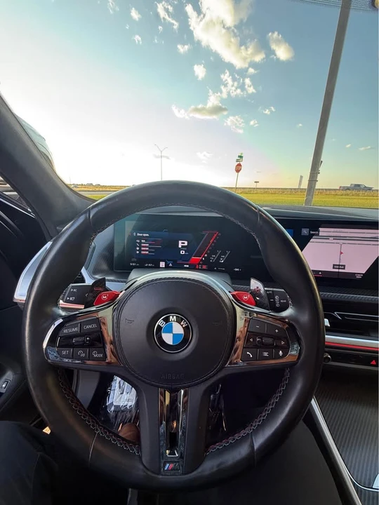 2023 BMW XM - Image 8 of 19