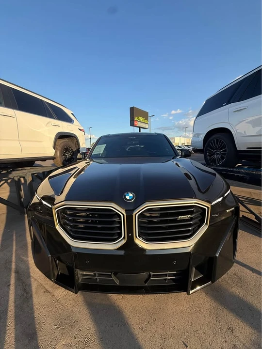 2023 BMW XM - Image 3 of 19