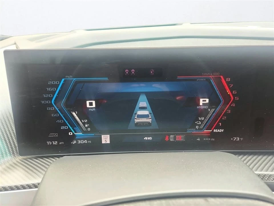 2023 BMW XM - Image 11 of 20