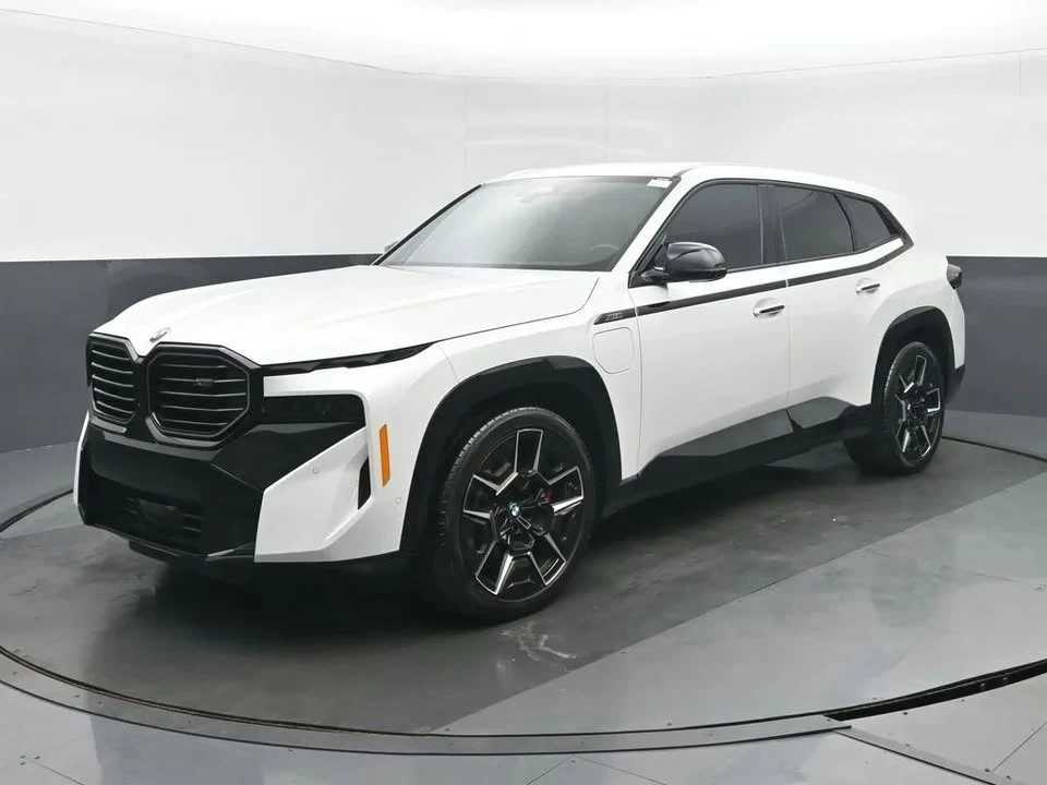 2023 BMW XM - Image 7 of 20