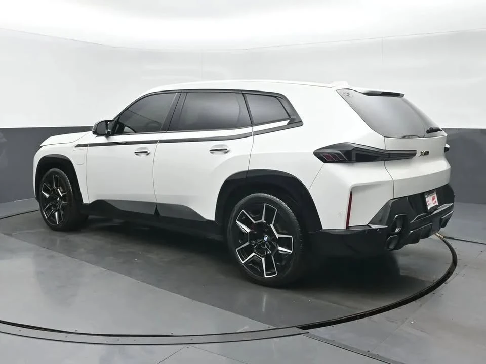 2023 BMW XM - Image 5 of 20
