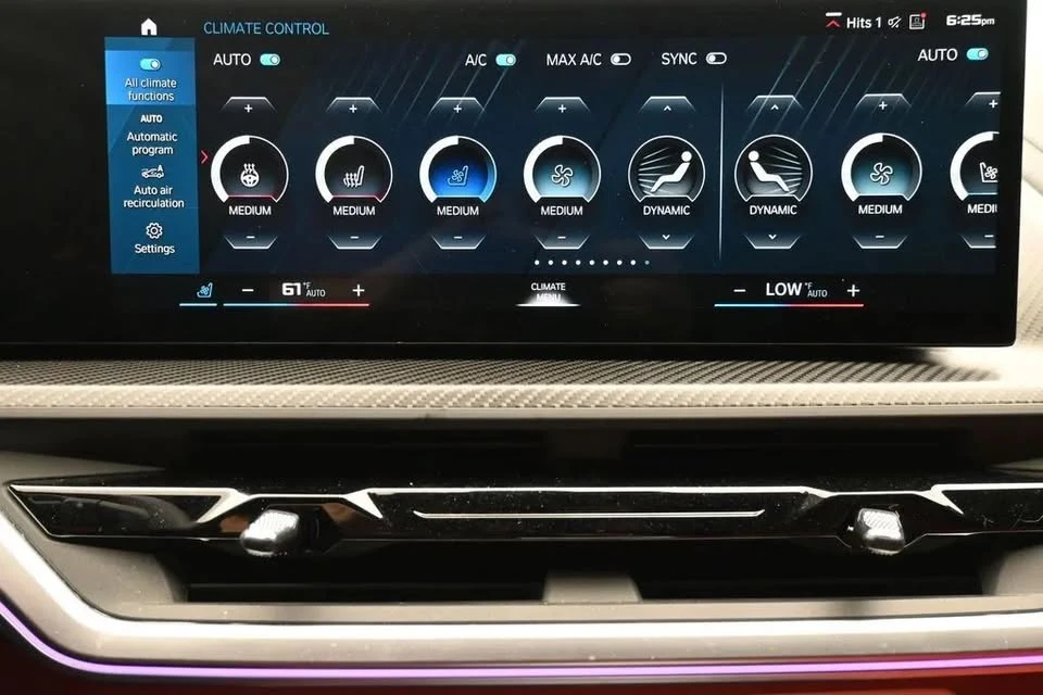 2023 BMW XM - Image 14 of 20