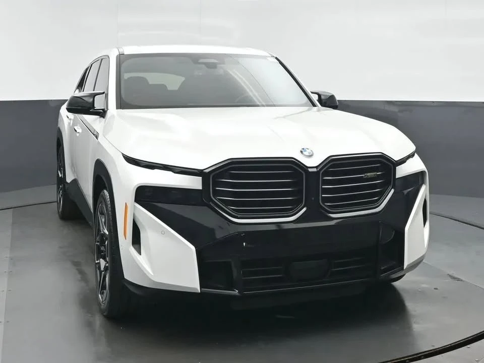 2023 BMW XM - Image 8 of 20