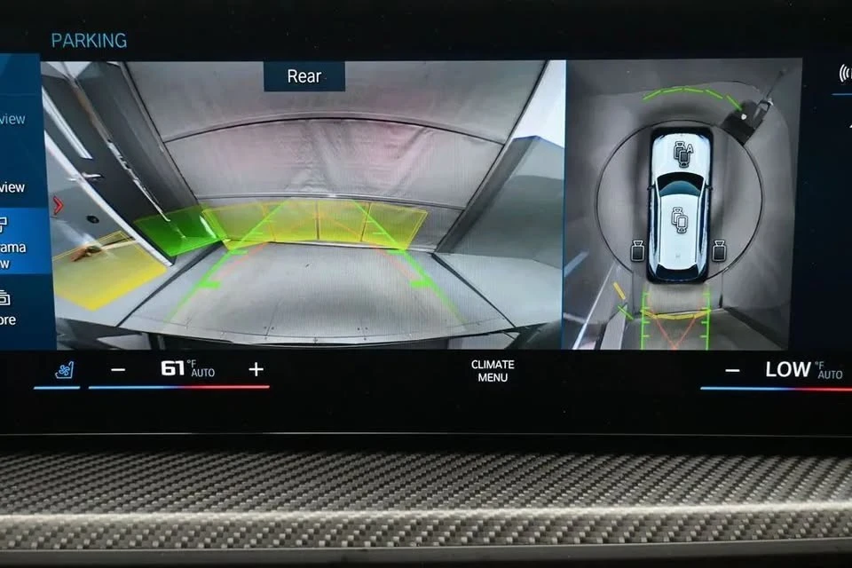 2023 BMW XM - Image 16 of 20