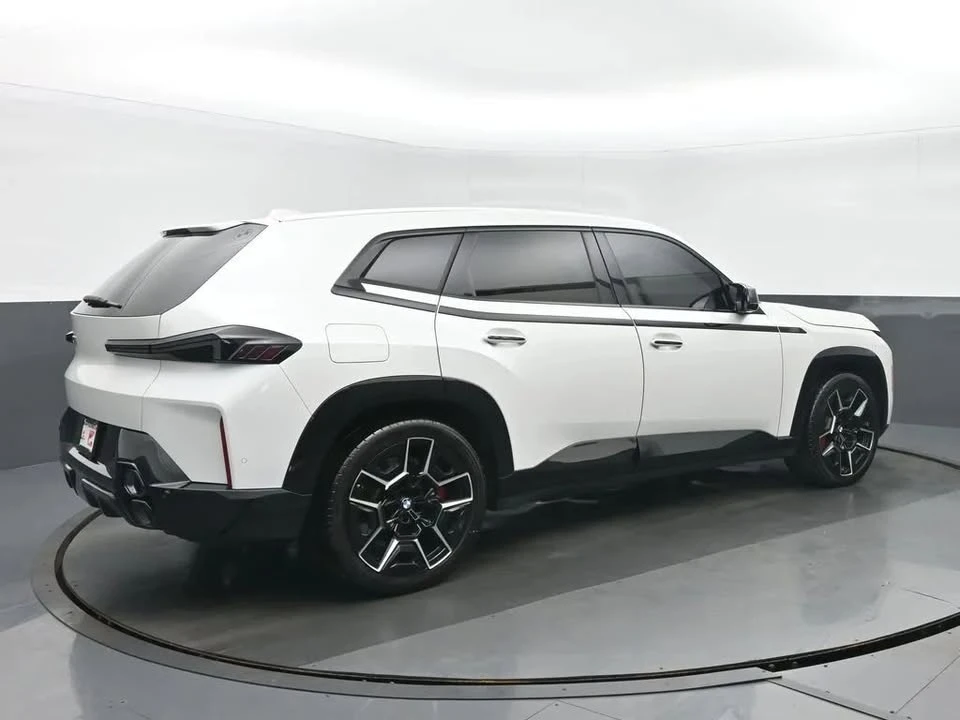 2023 BMW XM - Image 3 of 20
