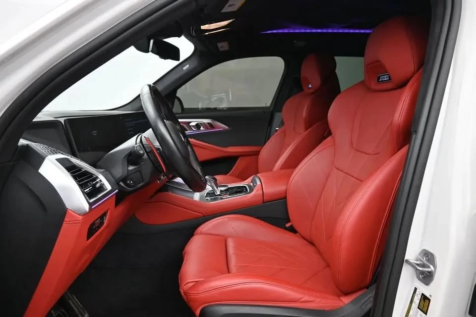2023 BMW XM - Image 10 of 20