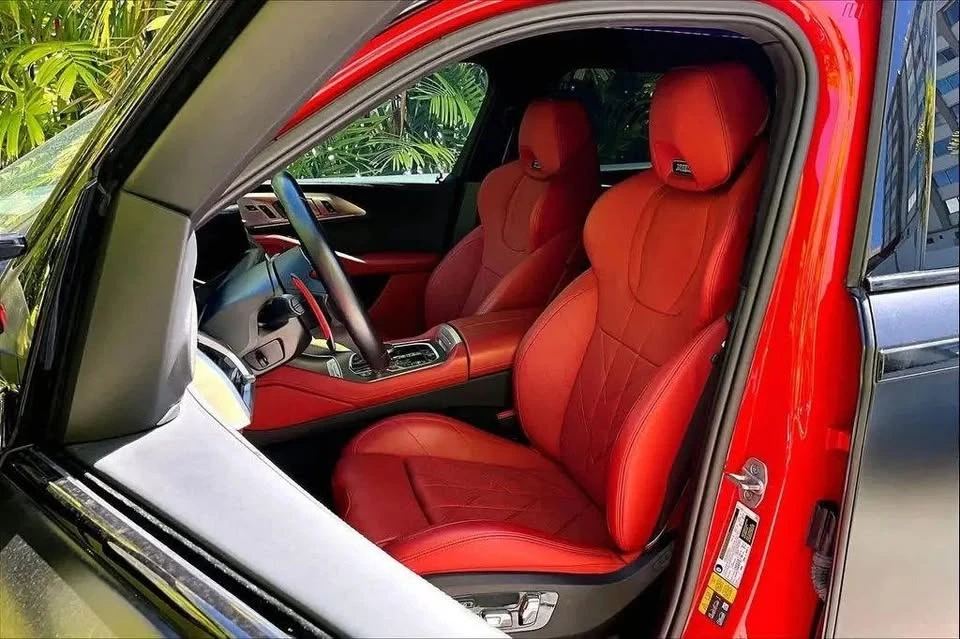 2023 BMW XM - Image 11 of 19
