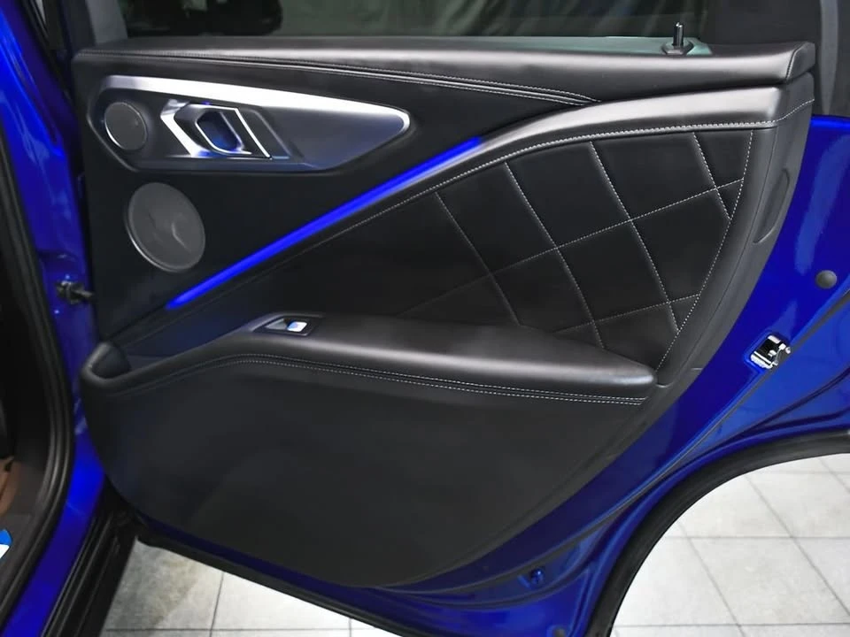 2023 BMW XM - Image 14 of 20