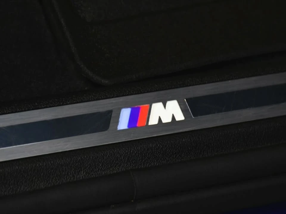 2023 BMW XM - Image 15 of 20