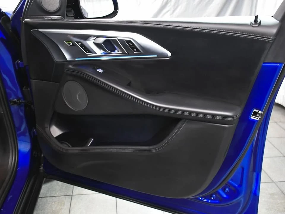 2023 BMW XM - Image 16 of 20