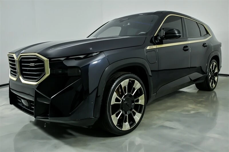 2023 BMW XM - Image 7 of 12