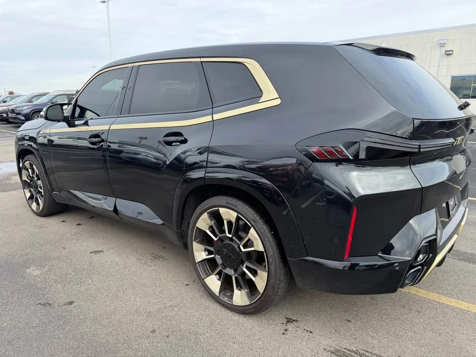 2023 BMW XM - Image 5 of 20
