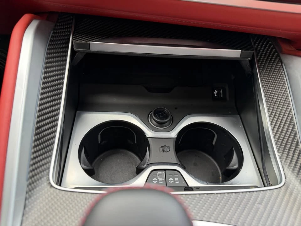 2023 BMW XM - Image 13 of 20