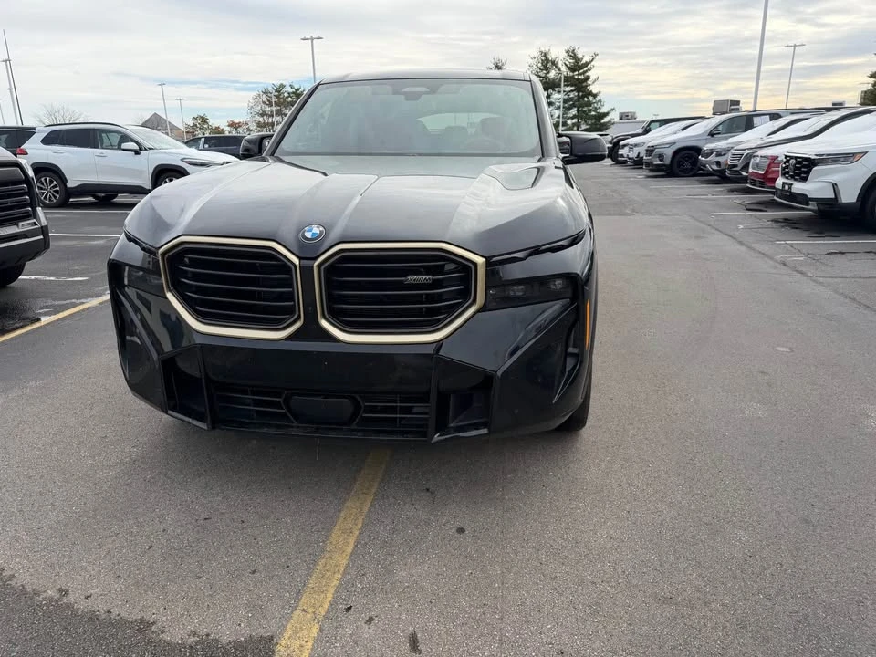 2023 BMW XM - Image 8 of 20