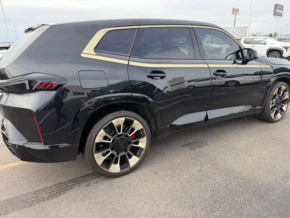 2023 BMW XM - Image 3 of 20