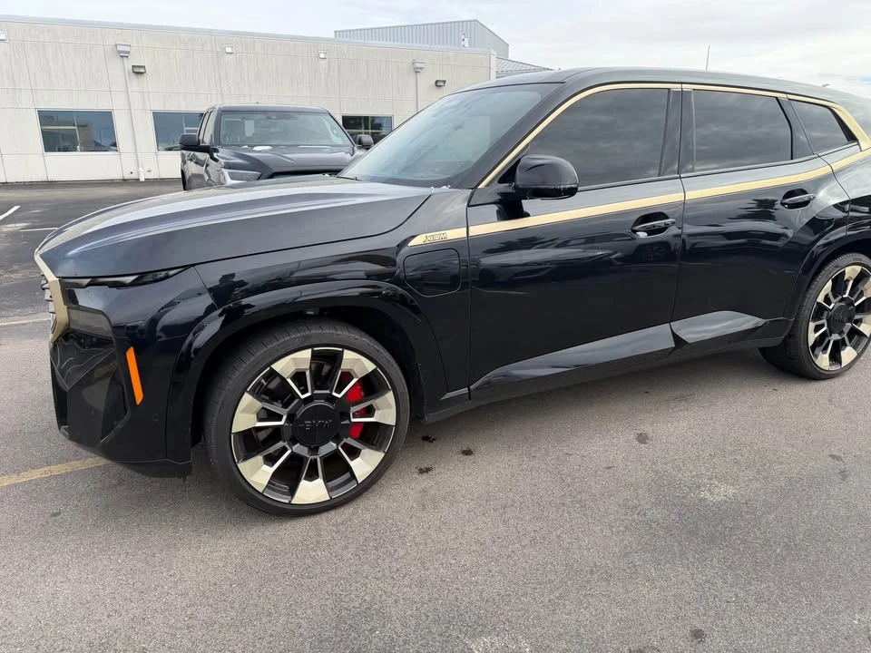 2023 BMW XM - Image 7 of 20