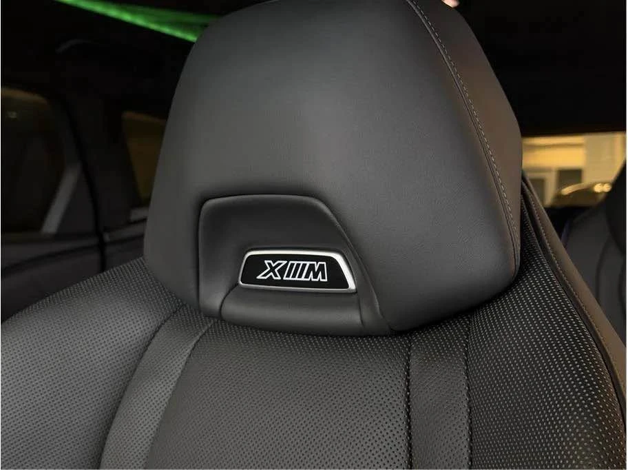 2023 BMW XM - Image 11 of 19