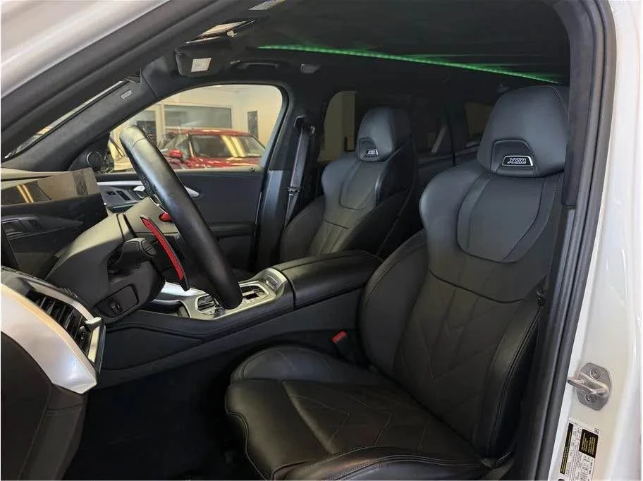 2023 BMW XM - Image 14 of 19