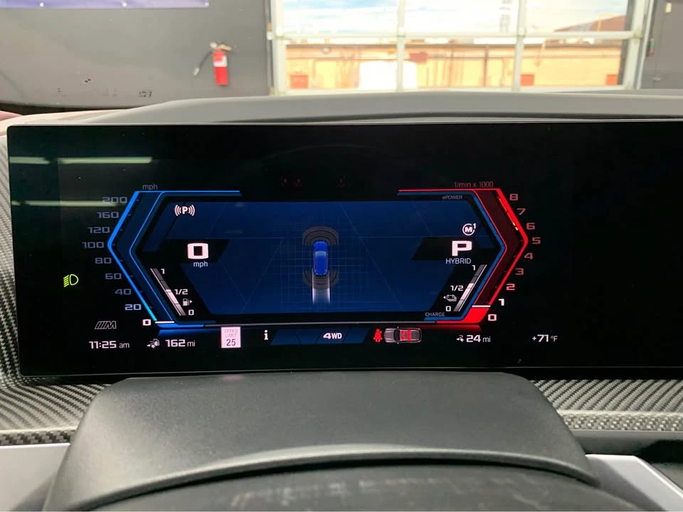 2023 BMW XM - Image 15 of 19