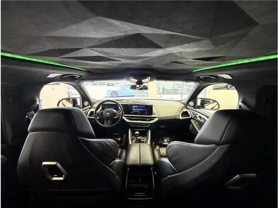 2023 BMW XM - Image 15 of 19