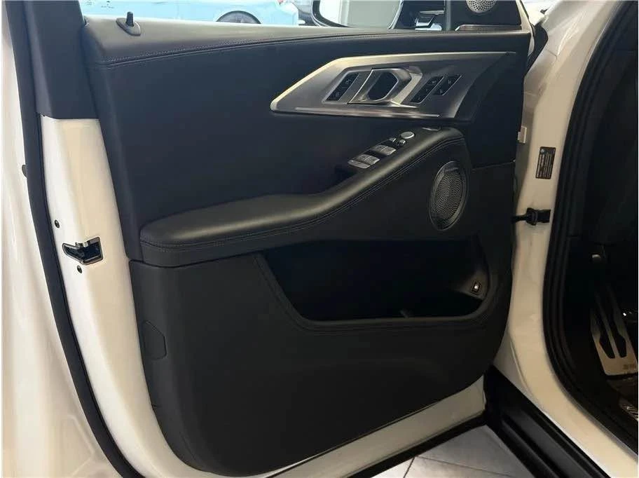 2023 BMW XM - Image 6 of 19