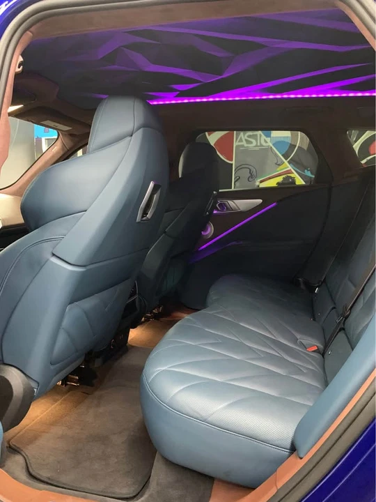 2023 BMW XM - Image 8 of 19