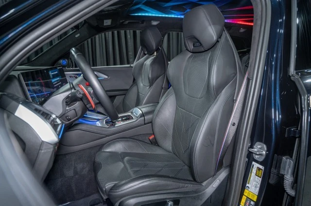 2023 BMW XM - Image 9 of 12